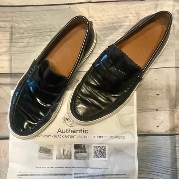 Givenchy, Paris: Black Patent Leather Heel Studded Loafers Sz 41 GUC (us 9) - Picture 9 of 11